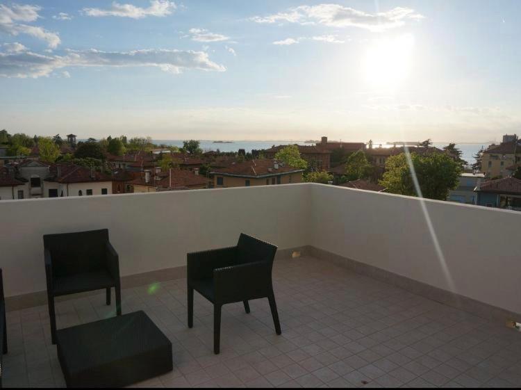 Stylish Penthouse Apartment In Venice Lido, 10 Minutes From Saint Marks Square Lido di Venezia Exterior photo